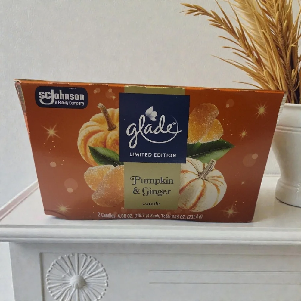2 Glade Limited Edition Pumpkin & Ginger Scented Candles 2/4.08 Oz Glass Jars